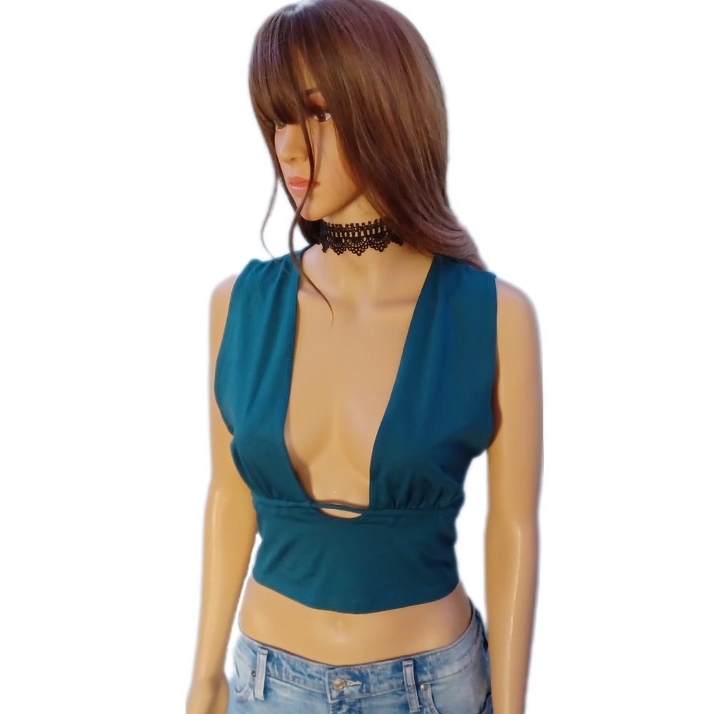*SOLD*Free People movement M deep v crop tank top - Picture 3 of 11